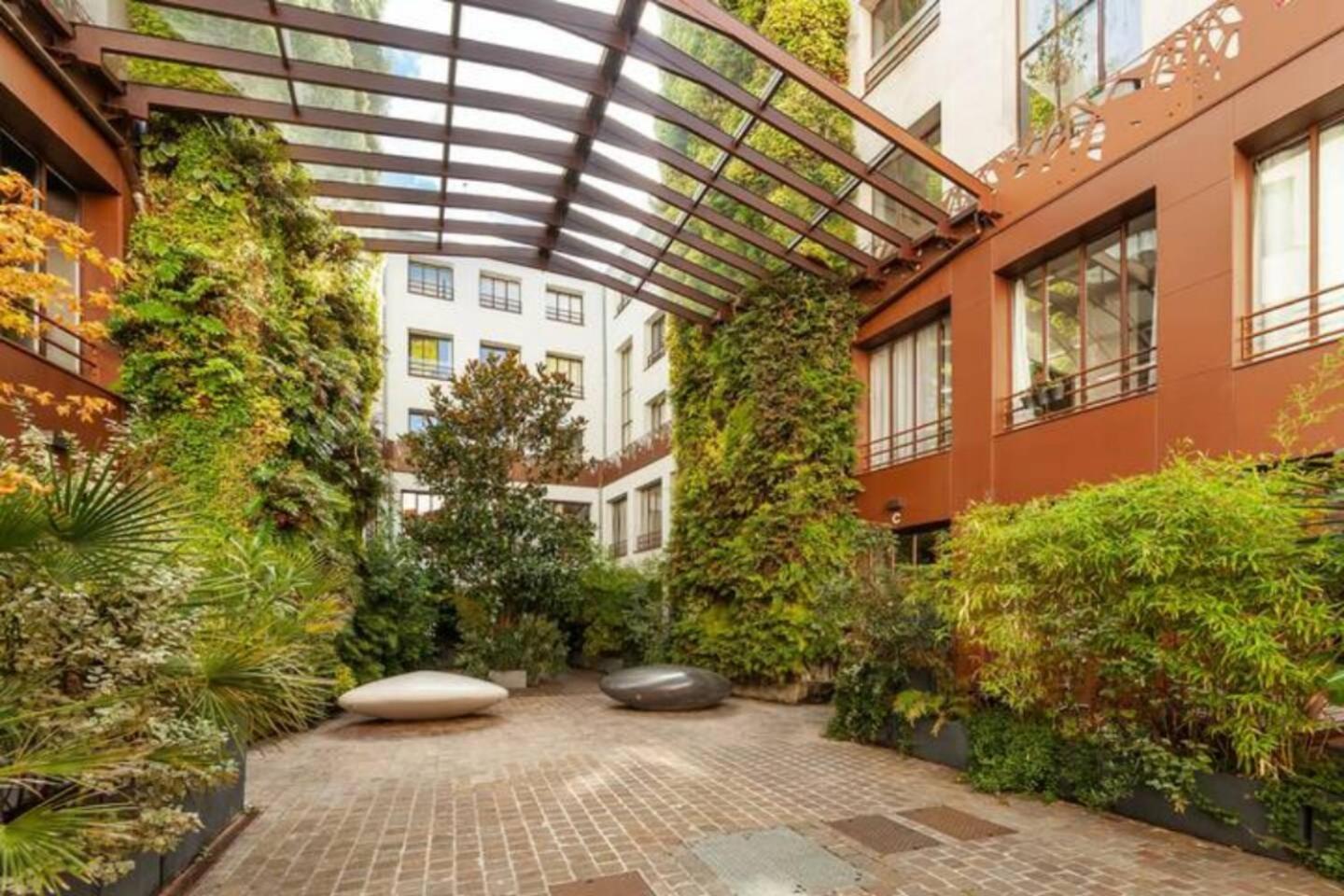 Guestready - Artist Loft With A Vertical Garden Paris Exterior foto
